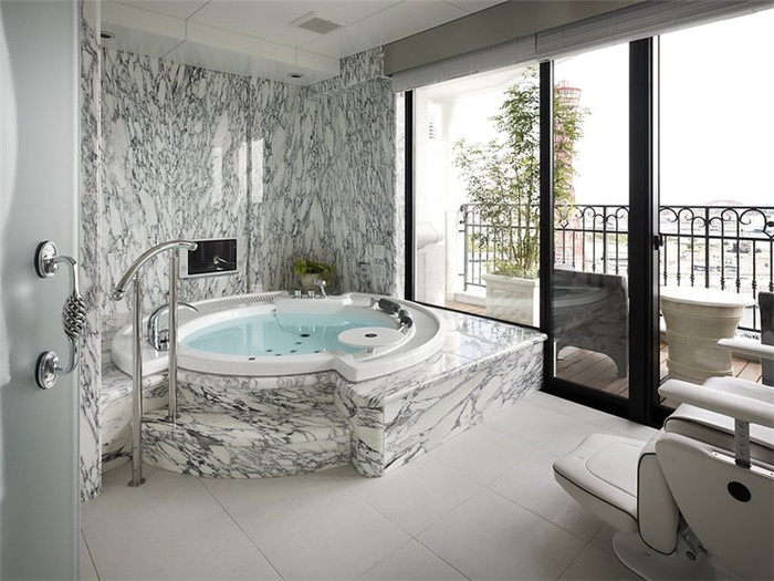 酒店洗浴間：客房浴缸設計