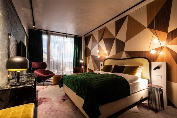 傳統阿爾卑斯山度假酒店設計的現代風格演繹