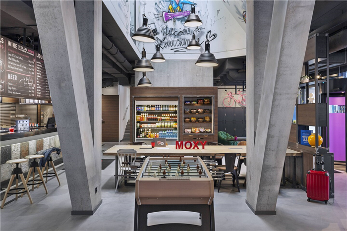 瑞士Moxy酒店休閑公區設計  小而美的潮牌精品酒店設計鼻祖
