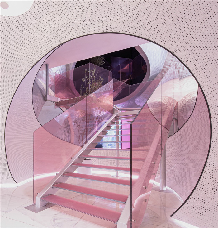 國內最新潮藝術精品酒店設計推薦：尚美水晶酒店樓梯設計