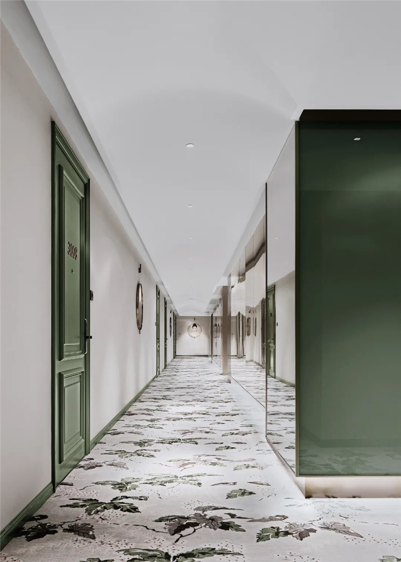 客房走廊設計-以煙雨江南為主題的紹興水木蒲絨精品酒店設計
